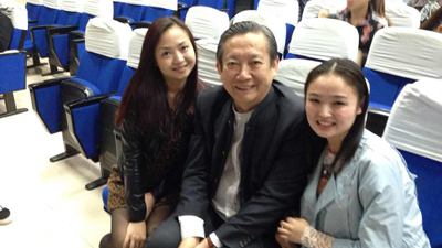 我校老师与潘志涛教授合影